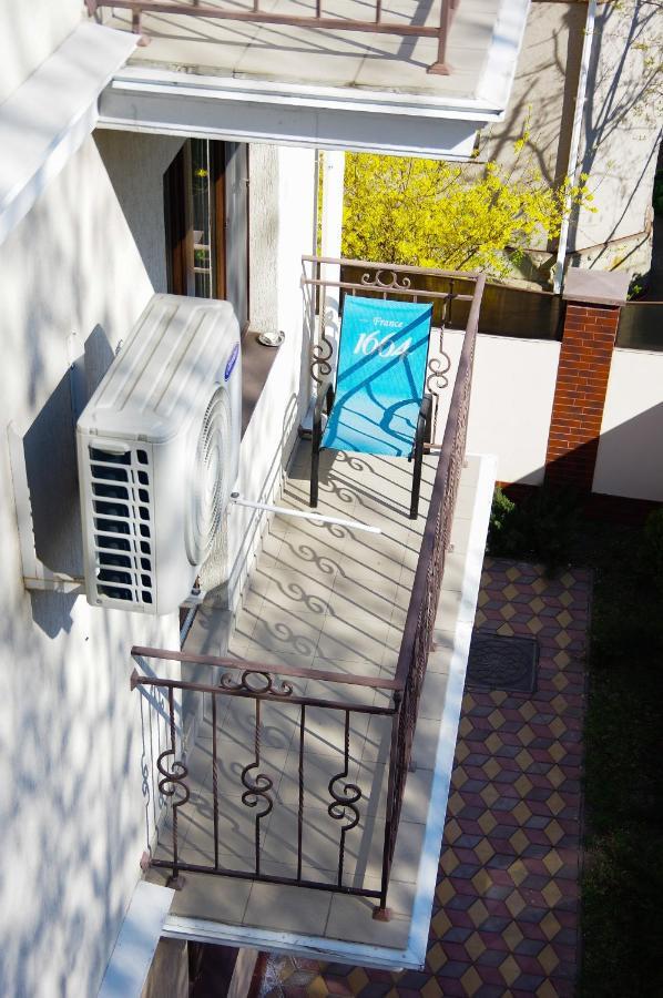 Chiernomorskie Apartamenty Odesa Exterior foto